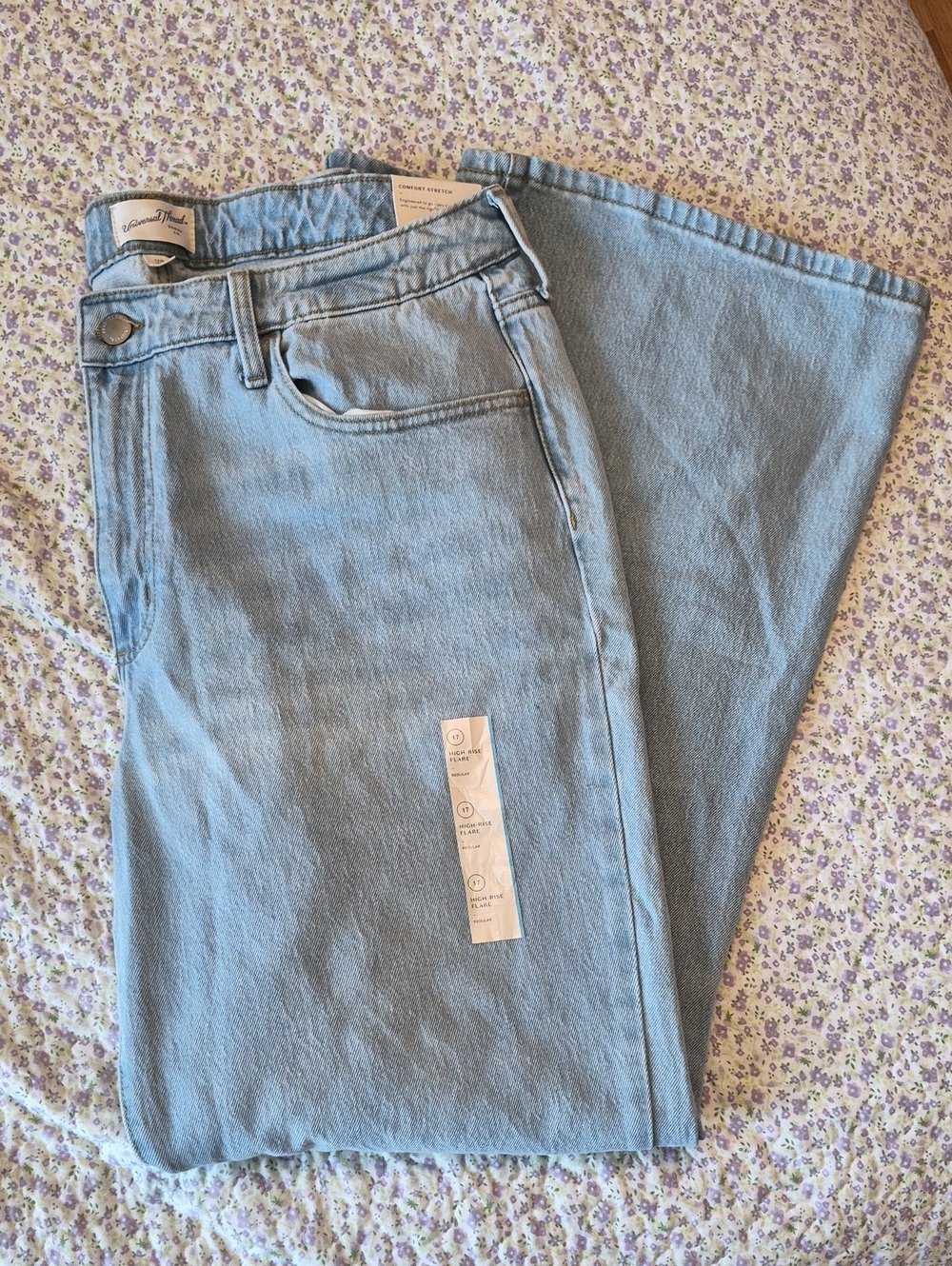 Universal Threads Light Wash  High Rise Flare Jeans